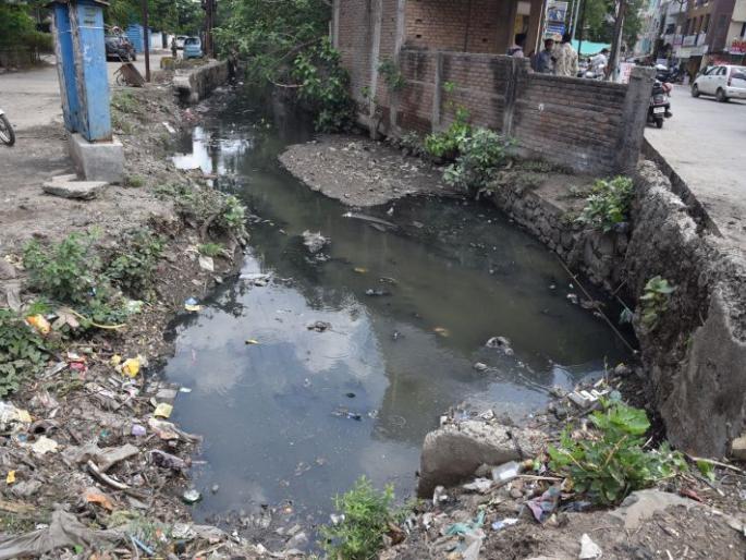 Dranage Same; This year, however, the cost of cleaning has doubled | नाले तेच; यंदा सफाईचा खर्च मात्र दुप्पट Dranage Same; This year, however, the cost of cleaning has doubled | नाले तेच; यंदा सफाईचा खर्च मात्र दुप्पट