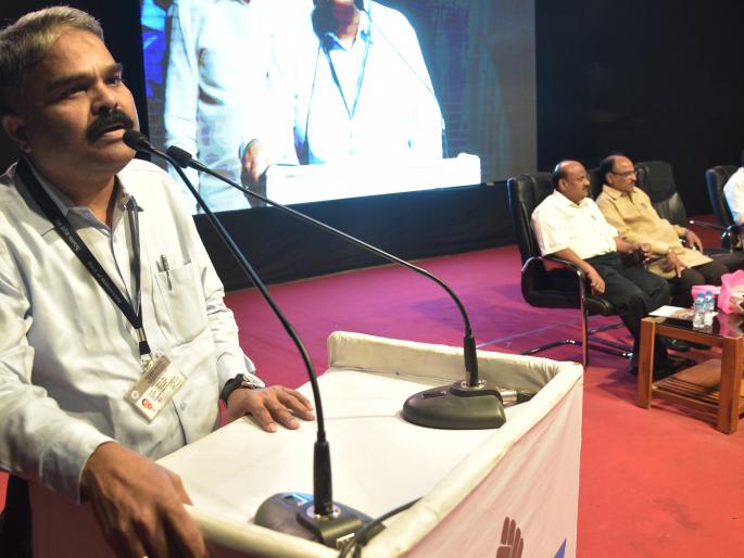 Do not go after grant and subsidy : Vijay Kamble | अनुदान व सबसिडीच्या मागे लागू नका : विजय कांबळे Do not go after grant and subsidy : Vijay Kamble | अनुदान व सबसिडीच्या मागे लागू नका : विजय कांबळे