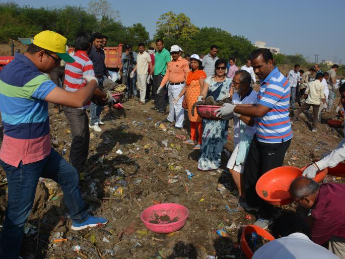 Morna Cleanliness Campaign: response of Akolekar in 12th phase | मोर्णा स्वच्छता मोहिम : बाराव्या टप्प्याला अकोलेकरांचा उत्स्फुर्त प्रतिसाद Morna Cleanliness Campaign: response of Akolekar in 12th phase | मोर्णा स्वच्छता मोहिम : बाराव्या टप्प्याला अकोलेकरांचा उत्स्फुर्त प्रतिसाद