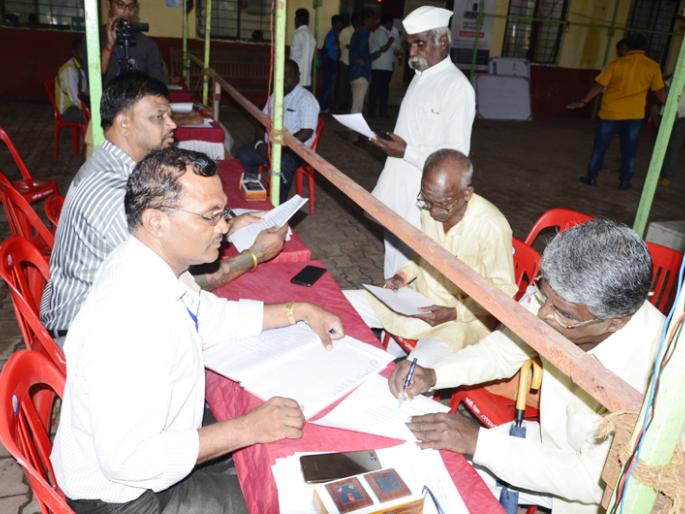 Subhash Deshmukh, Rajendra Raut, Deepak Salunkhe-Patil, Satyam Avatande along with 419 candidates have taken the nomination. | सुभाष देशमुख, राजेंद्र राऊत, दीपक साळुंखे-पाटील, समाधान आवताडेंसह १९४ जणांनी नेले २७७ उमेदवारी अर्ज Subhash Deshmukh, Rajendra Raut, Deepak Salunkhe-Patil, Satyam Avatande along with 419 candidates have taken the nomination. | सुभाष देशमुख, राजेंद्र राऊत, दीपक साळुंखे-पाटील, समाधान आवताडेंसह १९४ जणांनी नेले २७७ उमेदवारी अर्ज