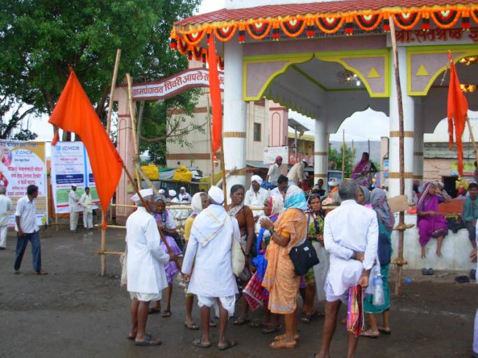 The alarm of 'Gyanoba-Tukaram' in Pandharpur 65 acres | पंढरीतील ६५ एकरमध्ये ‘ज्ञानोबा-तुकाराम’चा गजर The alarm of 'Gyanoba-Tukaram' in Pandharpur 65 acres | पंढरीतील ६५ एकरमध्ये ‘ज्ञानोबा-तुकाराम’चा गजर