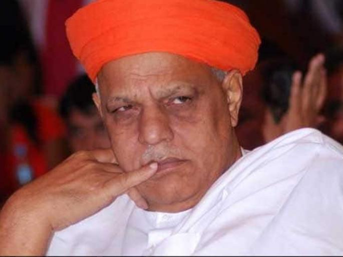 Strange statement of BJP MPs on Economy | देशात मंदी असती तर कोट-जॅकेटऐवजी धोतरावर फिरलो असतो; भाजप खासदाराचा अजब तर्क Strange statement of BJP MPs on Economy | देशात मंदी असती तर कोट-जॅकेटऐवजी धोतरावर फिरलो असतो; भाजप खासदाराचा अजब तर्क