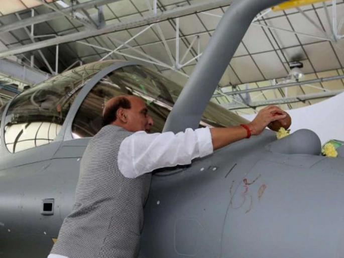 If pakistan want to end terrorism, will provide our army - Rajnath Singh | दहशतवाद संपविण्याची इच्छा असेल, तर पाकला सैन्य पुरवू - राजनाथ सिंग If pakistan want to end terrorism, will provide our army - Rajnath Singh | दहशतवाद संपविण्याची इच्छा असेल, तर पाकला सैन्य पुरवू - राजनाथ सिंग