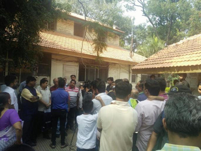 The work is not complete, then where is the money gone? question to DSK | काम पूर्ण नाही, मग पैसे गेले कुठे? पुण्यातील तक्रारदारांचा डीएसकेंना सवाल The work is not complete, then where is the money gone? question to DSK | काम पूर्ण नाही, मग पैसे गेले कुठे? पुण्यातील तक्रारदारांचा डीएसकेंना सवाल