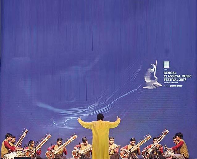 foreign disciples, who come to India in search of Indian classical music writes Pandit Uday Bhawalkar | ओढ- पंडित उदय भवाळकर foreign disciples, who come to India in search of Indian classical music writes Pandit Uday Bhawalkar | ओढ- पंडित उदय भवाळकर