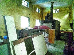 Eco-friendly right dust in the city | शहरातील पर्यावरणपूरक दाहिन्या धूळखात Eco-friendly right dust in the city | शहरातील पर्यावरणपूरक दाहिन्या धूळखात