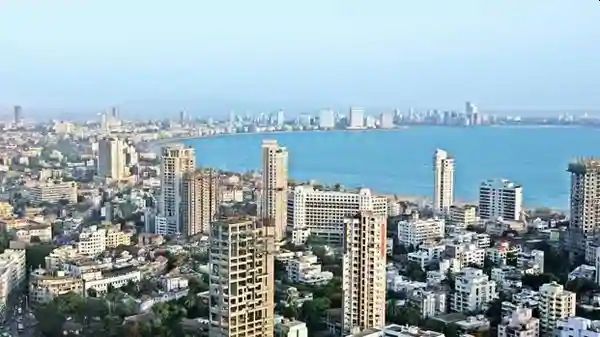 ... then Mumbai's commercial existence will be threatened | ...तर मुंबईचे व्यावसायिक अस्तित्व धोक्यात येईल ... then Mumbai's commercial existence will be threatened | ...तर मुंबईचे व्यावसायिक अस्तित्व धोक्यात येईल