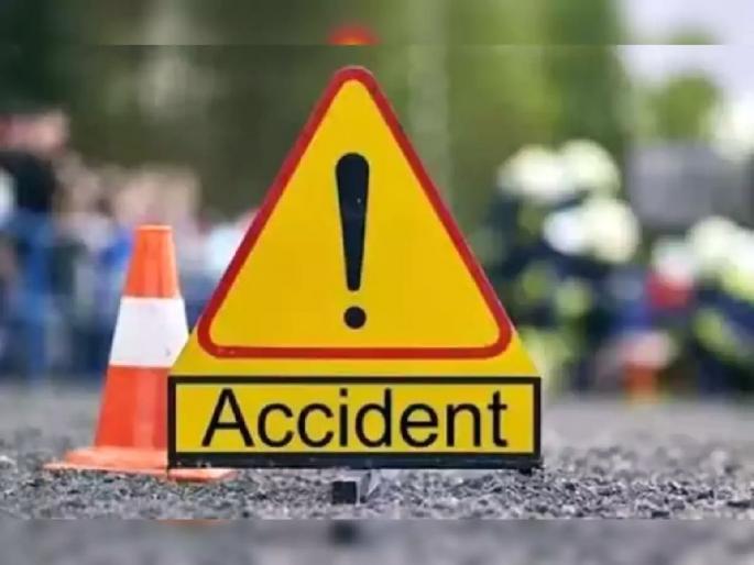 Puppy dies in accident, driver pelts stone on software company woman | अपघातात श्वानाच्या पिल्लाचा मृत्यू, गाडीचालकासह सॉफ्टवेअर कंपनीतील महिलेवर दगडफेक Puppy dies in accident, driver pelts stone on software company woman | अपघातात श्वानाच्या पिल्लाचा मृत्यू, गाडीचालकासह सॉफ्टवेअर कंपनीतील महिलेवर दगडफेक
