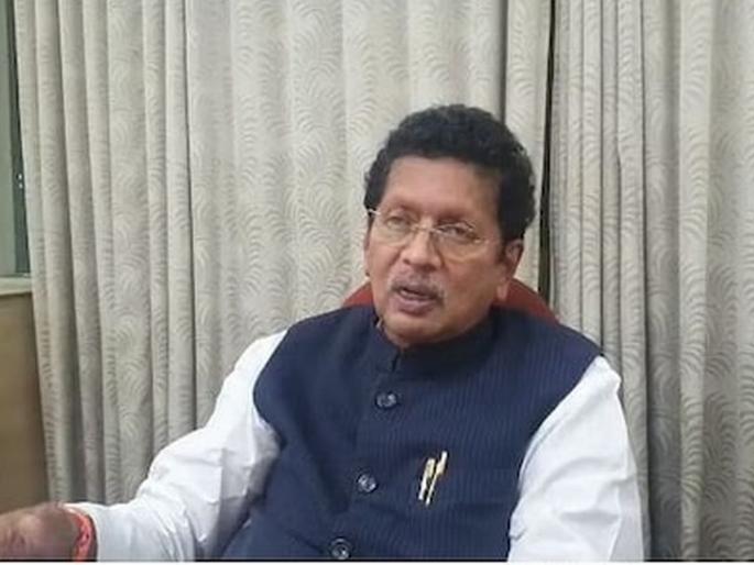 Dasara Melava: The High Court order is being misinterpreted by Shivsena Thackeray Group, Eknath Shinde will decide; Deepak Kesarkar's warning | Dasara Melava: हायकोर्टाच्या आदेशाचा चुकीचा अर्थ लावला जातोय, शिंदेच निर्णय घेतील; दीपक केसरकरांचा इशारा Dasara Melava: The High Court order is being misinterpreted by Shivsena Thackeray Group, Eknath Shinde will decide; Deepak Kesarkar's warning | Dasara Melava: हायकोर्टाच्या आदेशाचा चुकीचा अर्थ लावला जातोय, शिंदेच निर्णय घेतील; दीपक केसरकरांचा इशारा