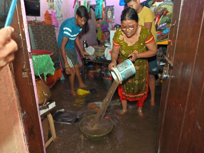 Nagpur Rain : Flood waters in Paradise slums; Commissioner, Collector at the spot | Nagpur Rain : नंदनवन झोपडपट्टीत पुराचे पाणी; आयुक्त, जिल्हाधिकारी घटनास्थळी Nagpur Rain : Flood waters in Paradise slums; Commissioner, Collector at the spot | Nagpur Rain : नंदनवन झोपडपट्टीत पुराचे पाणी; आयुक्त, जिल्हाधिकारी घटनास्थळी