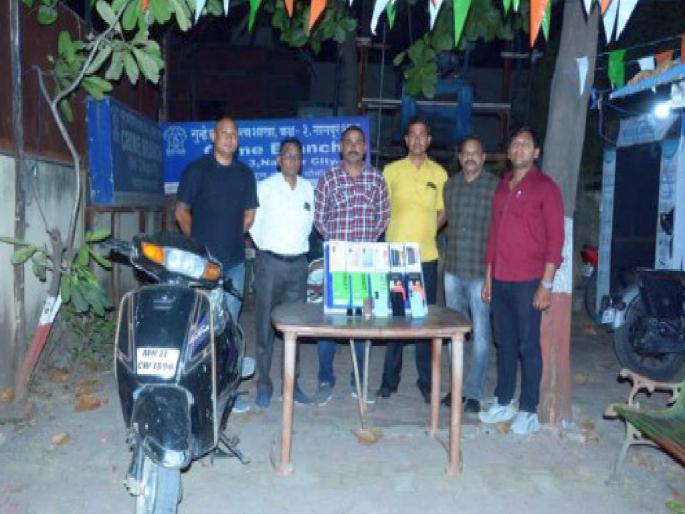 In the case of breaking into a mobile phone shop, three accused are in the custody of Lakadganj police | अल्पवयीन मुलं निघाले मोबाईल दुकानफोडे In the case of breaking into a mobile phone shop, three accused are in the custody of Lakadganj police | अल्पवयीन मुलं निघाले मोबाईल दुकानफोडे