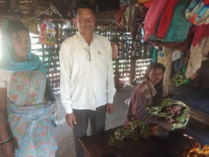 Fearing a caesarean section, she ran away from the hospital and gave birth on the street | सिझेरियनच्या भीतीने रुग्णालयातून पळाली, जंगलात प्रसूत Fearing a caesarean section, she ran away from the hospital and gave birth on the street | सिझेरियनच्या भीतीने रुग्णालयातून पळाली, जंगलात प्रसूत