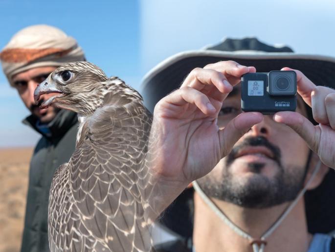 The prince of dubai is so stylish and cool | 'या' तरूणाचे फोटो पाहून तुम्हीही म्हणाल, तेरे चेहरे में वो जादू है...