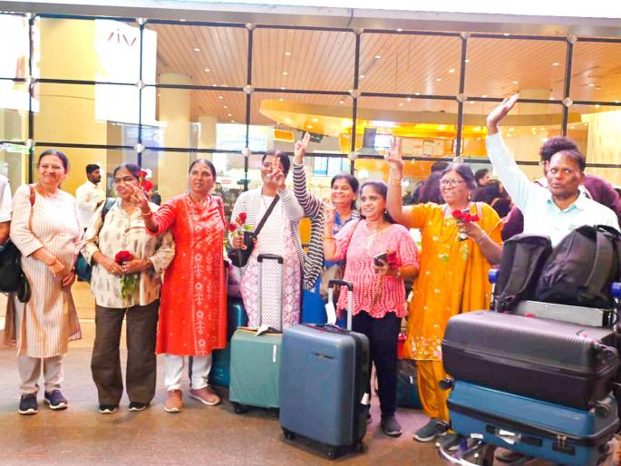 State government in touch with the Center for those stranded in Gulf countries | आखाती देशात अडकलेल्यांसाठी राज्य सरकार केंद्राच्या संपर्कात; मंत्री गिरीश महाजन यांच्यावर विशेष जबाबदारी State government in touch with the Center for those stranded in Gulf countries | आखाती देशात अडकलेल्यांसाठी राज्य सरकार केंद्राच्या संपर्कात; मंत्री गिरीश महाजन यांच्यावर विशेष जबाबदारी