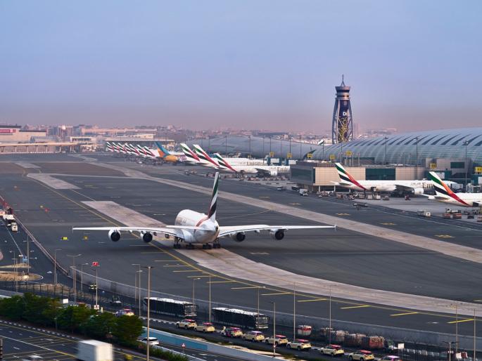 Two drones crash at Dubai International Airport, 4 injured including an Indian citizen | दुबई आंतरराष्ट्रीय विमानतळाजवळ २ ड्रोन कोसळले, एका भारतीय नागरिकासह ४ जण जखमी Two drones crash at Dubai International Airport, 4 injured including an Indian citizen | दुबई आंतरराष्ट्रीय विमानतळाजवळ २ ड्रोन कोसळले, एका भारतीय नागरिकासह ४ जण जखमी