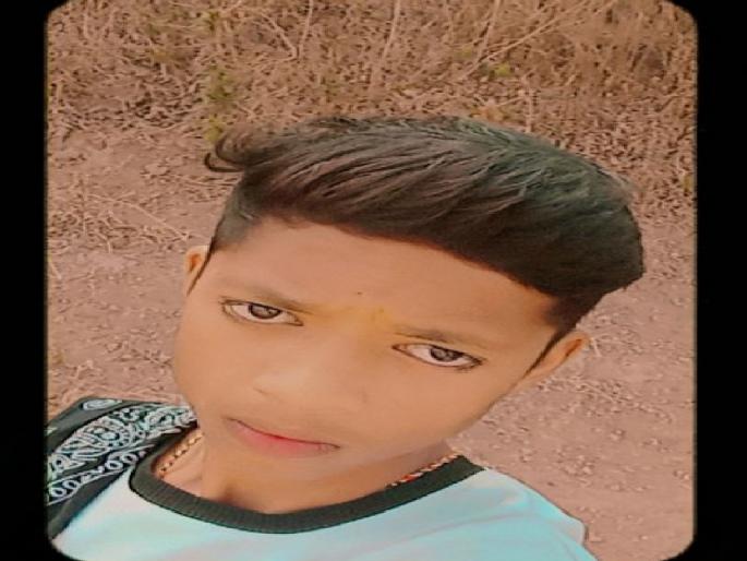 Class 10 student dies after falling under running train; Accident or suicide... | धावत्या रेल्वेखाली आल्याने दहावीच्या विद्यार्थ्याचा मृत्यू; अपघात की आत्महत्या... Class 10 student dies after falling under running train; Accident or suicide... | धावत्या रेल्वेखाली आल्याने दहावीच्या विद्यार्थ्याचा मृत्यू; अपघात की आत्महत्या...