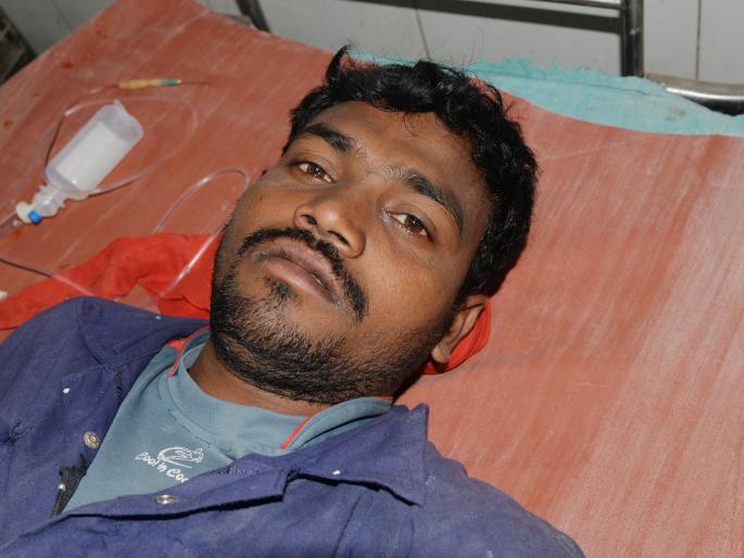 Kolhapur: Types of Waste Water Treatment Centers at Six Labor Centers, Dudhali | कोल्हापूरात श्वास गुदमरुन सहा कामगार अत्यवस्थ, दुधाळी येथील सांडपाणी प्रक्रिया केंद्रातील प्रकार Kolhapur: Types of Waste Water Treatment Centers at Six Labor Centers, Dudhali | कोल्हापूरात श्वास गुदमरुन सहा कामगार अत्यवस्थ, दुधाळी येथील सांडपाणी प्रक्रिया केंद्रातील प्रकार