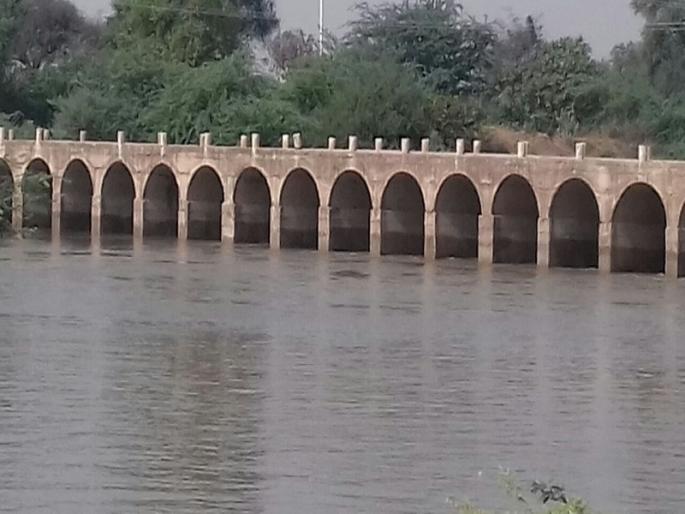 51% usable water storage in 48 projects in Jalna district | जालना जिल्ह्यातील ४८ प्रकल्पांमध्ये ५१ टक्के उपयुक्त पाणीसाठा 51% usable water storage in 48 projects in Jalna district | जालना जिल्ह्यातील ४८ प्रकल्पांमध्ये ५१ टक्के उपयुक्त पाणीसाठा