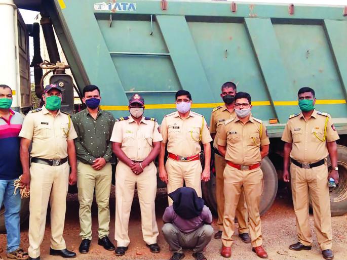 The stolen dumper was discovered on the basis of CCTV | सीसीटीव्हीच्या आधारे शोधला चोरीला गेलेला डंपर The stolen dumper was discovered on the basis of CCTV | सीसीटीव्हीच्या आधारे शोधला चोरीला गेलेला डंपर