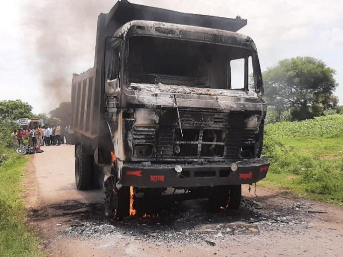 13-year-old schoolgirl crushed by drunk driver; The angry crowd set the truck on fire | VIDEO| पुण्यात मद्यधुंद टिपर चालकाने शाळकरी मुलीला चिरडले; संतप्त जमावाने पेटवला 13-year-old schoolgirl crushed by drunk driver; The angry crowd set the truck on fire | VIDEO| पुण्यात मद्यधुंद टिपर चालकाने शाळकरी मुलीला चिरडले; संतप्त जमावाने पेटवला