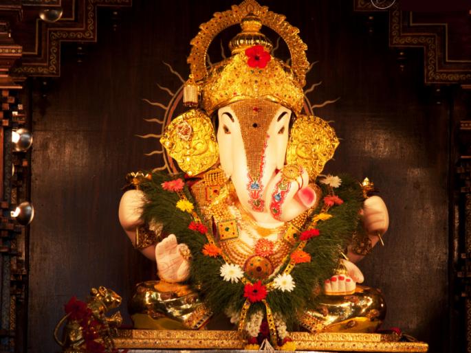 Why is Ganpati love durva? Find out which way the tip should be when the durva flows. | गणपतीला दुर्वा का वाहतात? दुर्वा वाहताना त्याचे टोक कोणत्या दिशेने असावे, जाणून घ्या. Why is Ganpati love durva? Find out which way the tip should be when the durva flows. | गणपतीला दुर्वा का वाहतात? दुर्वा वाहताना त्याचे टोक कोणत्या दिशेने असावे, जाणून घ्या.