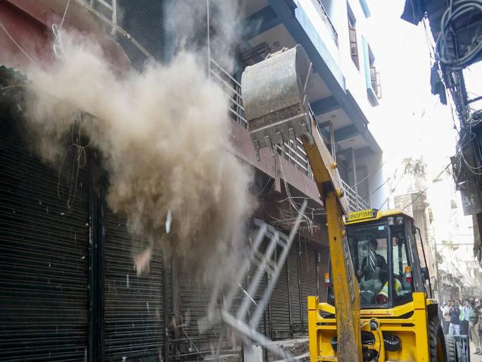 Dust from large-scale construction projects is putting the health of cities at risk; CEEW report | मोठ-मोठ्या बांधकामातील धुळीमुळे शहरांचे आरोग्य धोक्यात; ‘सीईईडब्ल्यू’चा अहवाल Dust from large-scale construction projects is putting the health of cities at risk; CEEW report | मोठ-मोठ्या बांधकामातील धुळीमुळे शहरांचे आरोग्य धोक्यात; ‘सीईईडब्ल्यू’चा अहवाल