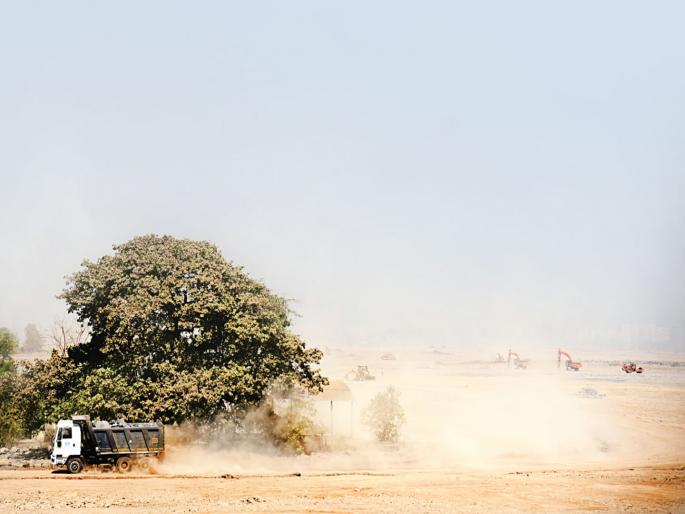 Dahisar Haraan due to dust; Increase in pollution | धूलिकणांमुळे शहरवासी हैराण; प्रदूषणामध्ये वाढ