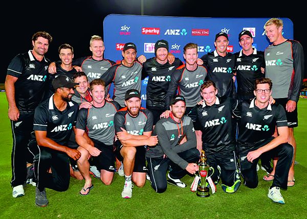 India lost again WITH New Zealand | मालिकेत ३१ वर्षांत प्रथमच टीम इंडियाचा सफाया