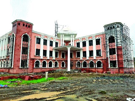 Migration of the court building | न्यायालयाच्या इमारतीचे स्थलांतर Migration of the court building | न्यायालयाच्या इमारतीचे स्थलांतर