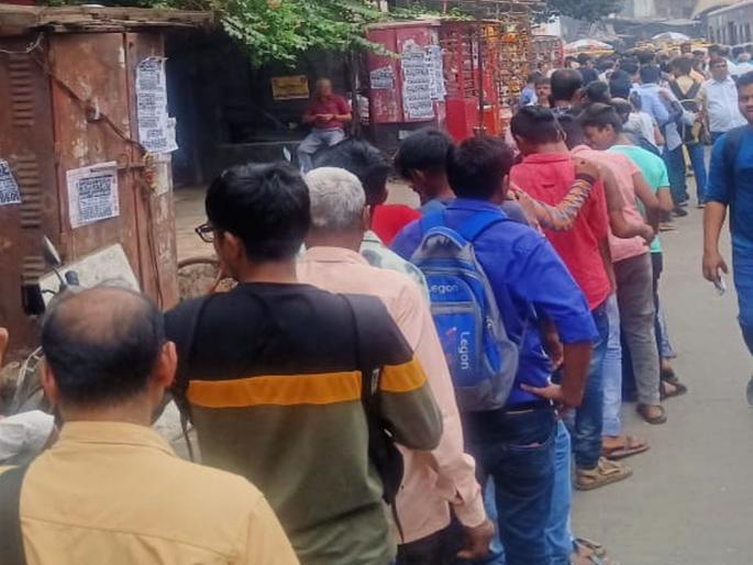 Megablock successful but planning fail; The rickshaw drivers looted the passengers | मेगाब्लॉक यशस्वी पण नियोजन फसले; रिक्षाचालकांनी प्रवाशांना लुटले