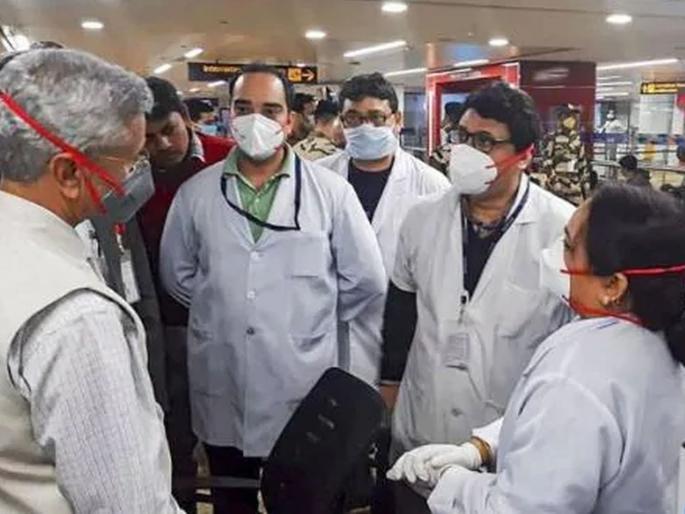 CoronaVirus: doctors, nurses 50 lacs accidental insurance also valid hrb | CoronaVirus: लढवय्या डॉक्टर, नर्सना आनंदाची बातमी; २४ तास, तीन महिने मिळणार भक्कम संरक्षण