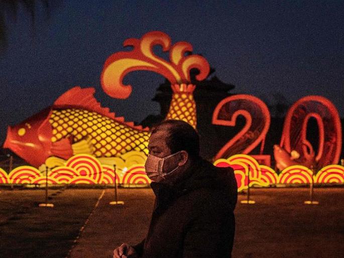 Victims of coronary infection in China | चीनमध्ये कोरोनाच्या संसर्गाचे बळी ८१३ वर Victims of coronary infection in China | चीनमध्ये कोरोनाच्या संसर्गाचे बळी ८१३ वर