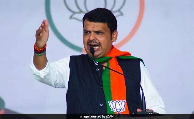 Chief Minister's announcement sparked controversy in Ulhasnagar | मुख्यमंत्र्यांच्या घोषणेमुळे उल्हासनगरात वादाची ठिणगी Chief Minister's announcement sparked controversy in Ulhasnagar | मुख्यमंत्र्यांच्या घोषणेमुळे उल्हासनगरात वादाची ठिणगी