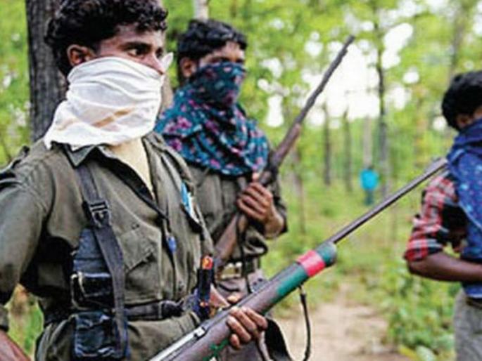 Warning of no road work; Naxalites threw paper | रस्त्याचे काम न करण्याचा इशारा; नक्षलवाद्यांनी चिठ्ठी फेकली Warning of no road work; Naxalites threw paper | रस्त्याचे काम न करण्याचा इशारा; नक्षलवाद्यांनी चिठ्ठी फेकली