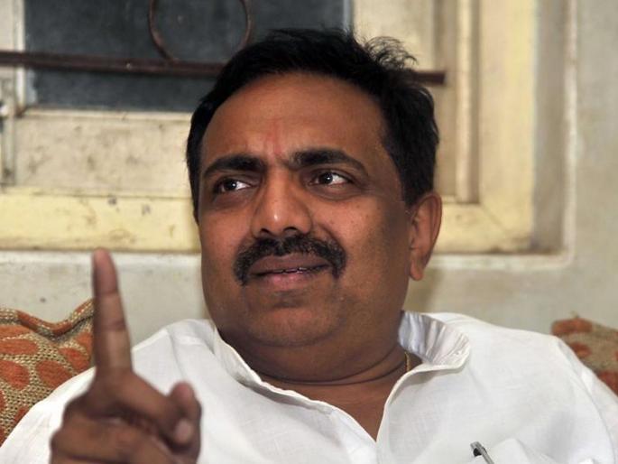 Don't be afraid, your time will come too! Jayant Patil promises big crop loan holders | दोन लाखांपेक्षा जास्त पीककर्ज हा मोठा आकडा; जयंत पाटलांनी दिला धीर