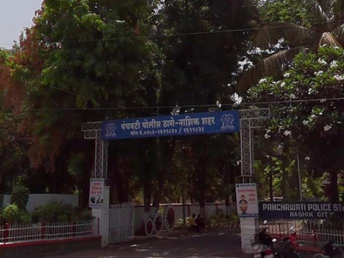 Murder of an unknown person by crushing his head with a stone; Incident under Holkar bridge | दगडाने डोके ठेचून अज्ञात व्यक्तीचा खून; होळकर पुलाखालची घटना Murder of an unknown person by crushing his head with a stone; Incident under Holkar bridge | दगडाने डोके ठेचून अज्ञात व्यक्तीचा खून; होळकर पुलाखालची घटना