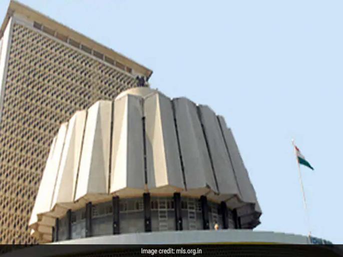 All the parties hold hands when nominating women | Maharashtra Election 2019 : महिलांना उमेदवारी देताना सर्वच पक्षांचा हात आखडता