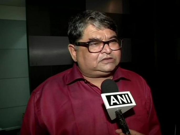 Veer Savarkar's grandson says of Uddhav Thackeray will not leave his Hindutva ideology... | महाराष्ट्र निवडणूक 2019: काँग्रेससोबत निघालेल्या उद्धव ठाकरेंबद्दल सावरकरांचे नातू म्हणतात... Veer Savarkar's grandson says of Uddhav Thackeray will not leave his Hindutva ideology... | महाराष्ट्र निवडणूक 2019: काँग्रेससोबत निघालेल्या उद्धव ठाकरेंबद्दल सावरकरांचे नातू म्हणतात...
