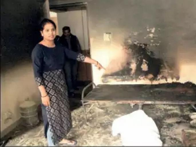 laptop explodes on the mattress; entire flat was burned | गादीवर ठेवलेला लॅपटॉप फुटला; अख्खा फ्लॅटच पेटला laptop explodes on the mattress; entire flat was burned | गादीवर ठेवलेला लॅपटॉप फुटला; अख्खा फ्लॅटच पेटला