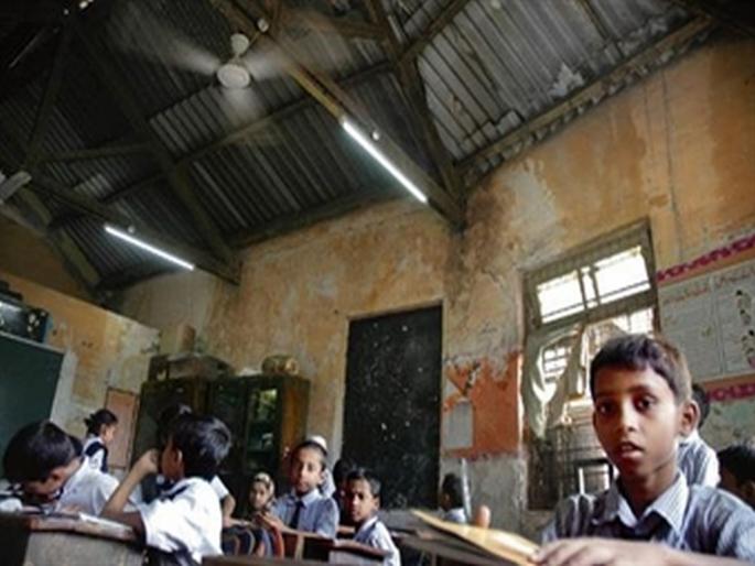23 Marathi schools of the municipality will colse this year | पालिकेच्या २३ मराठी शाळांना यंदा टाळे 23 Marathi schools of the municipality will colse this year | पालिकेच्या २३ मराठी शाळांना यंदा टाळे