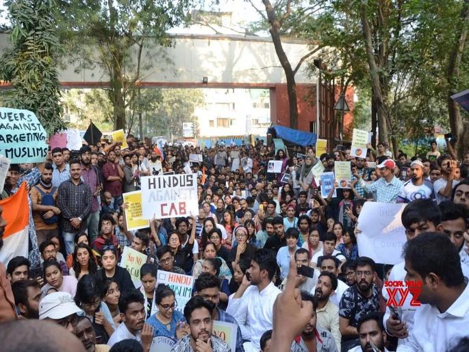 Violence in Delhi; Alert notifications in the state | दिल्लीत हिंसाचार; राज्यात सतर्कतेच्या सूचना Violence in Delhi; Alert notifications in the state | दिल्लीत हिंसाचार; राज्यात सतर्कतेच्या सूचना