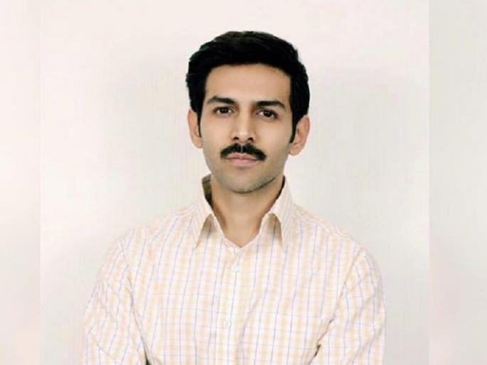 fans are making fun of kartik aaryans pati patni aur woh look see tweets | Viral Memes : सोशल मीडियावर कार्तिक आर्यनच्या मिशीची थट्टा!! fans are making fun of kartik aaryans pati patni aur woh look see tweets | Viral Memes : सोशल मीडियावर कार्तिक आर्यनच्या मिशीची थट्टा!!