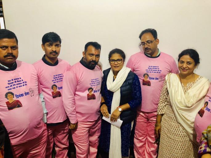 Priyanka Senna made on the lines of Indira Gandhi's apes | इंदिरा गांधींच्या वानर सेनेच्या धर्तीवर बनविली प्रियंका सेना Priyanka Senna made on the lines of Indira Gandhi's apes | इंदिरा गांधींच्या वानर सेनेच्या धर्तीवर बनविली प्रियंका सेना