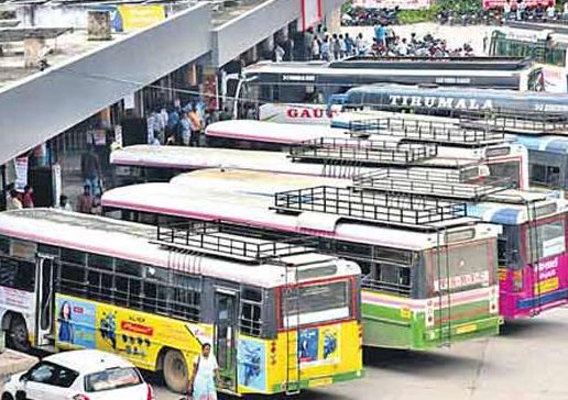 The use of public transport services will be less even if the lockdown is removed | सार्वजनिक वाहतूक सेवेचा वापर लॉकडाऊन हटले तरी होणार कमी The use of public transport services will be less even if the lockdown is removed | सार्वजनिक वाहतूक सेवेचा वापर लॉकडाऊन हटले तरी होणार कमी