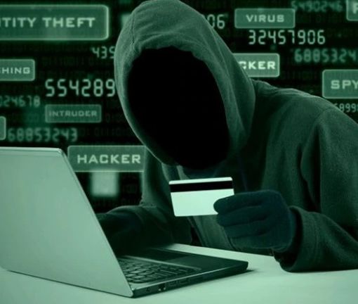 90,000 rupees stating that credit card limit is raised | क्रेडिटकार्डची मर्यादा वाढवतो सांगून घातला ९० हजारांचा गंडा