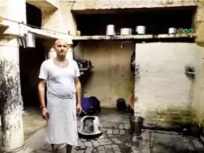 2000 salary but was a director of Chinese companies; Hearing this, the father was shocked | वॉन्टेड! 2000 रुपये पगार पण चिनी कंपन्यांचा होता संचालक; ऐकून वडिलांना बसला धक्का 2000 salary but was a director of Chinese companies; Hearing this, the father was shocked | वॉन्टेड! 2000 रुपये पगार पण चिनी कंपन्यांचा होता संचालक; ऐकून वडिलांना बसला धक्का