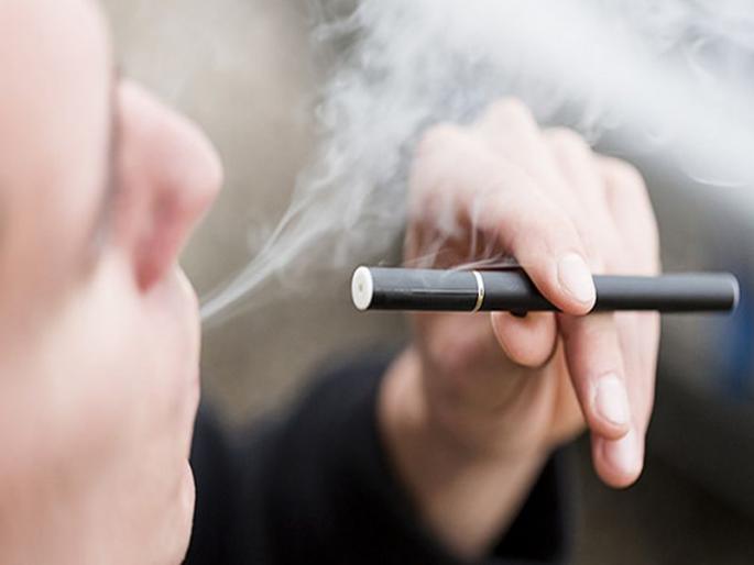 E-cigarette addiction to 12% students of municipal school | महापालिका शाळेतील १२ टक्के विद्यार्थ्यांना ई-सिगारेटचे व्यसन E-cigarette addiction to 12% students of municipal school | महापालिका शाळेतील १२ टक्के विद्यार्थ्यांना ई-सिगारेटचे व्यसन