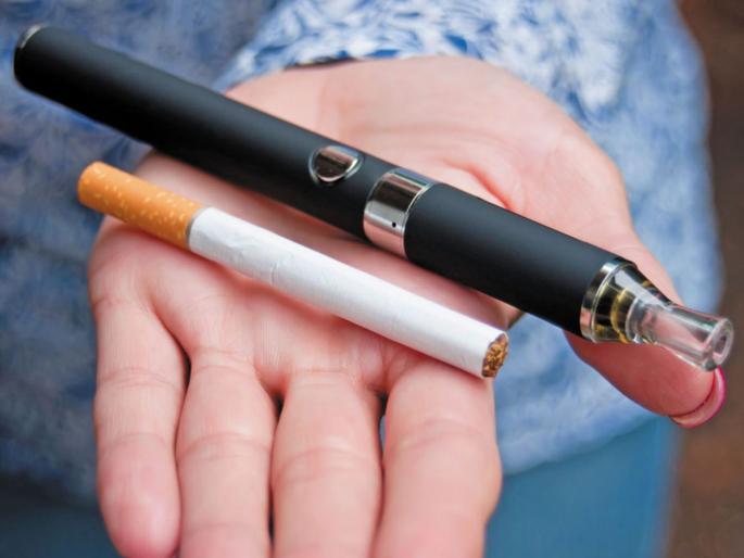 Outrageous! A van driver in Nagpur addicted a class 6 student to e-cigarettes | संतापजनक! नागपुरात सहावीतील विद्यार्थ्याला व्हॅन चालकाने लावले ई-सिगारेटचे व्यसन Outrageous! A van driver in Nagpur addicted a class 6 student to e-cigarettes | संतापजनक! नागपुरात सहावीतील विद्यार्थ्याला व्हॅन चालकाने लावले ई-सिगारेटचे व्यसन