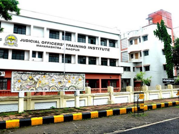 The first court e-resource center in the country at Nagpur | देशातील पहिले कोर्ट ई-रिसोर्स सेंटर नागपुरात The first court e-resource center in the country at Nagpur | देशातील पहिले कोर्ट ई-रिसोर्स सेंटर नागपुरात