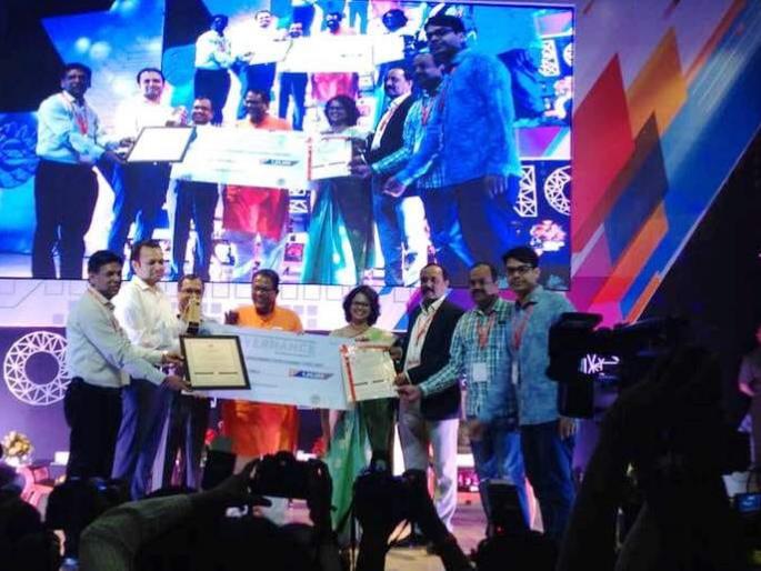 Akola zone Chief Engineer honored with the e-Governance award at Bhopal | अकोला परिमंडळाचे मुख्य अभियंता मुरहरी केळे मध्यप्रदेश सरकारच्या ‘ई-गव्हर्नन्स’ने सन्मानित Akola zone Chief Engineer honored with the e-Governance award at Bhopal | अकोला परिमंडळाचे मुख्य अभियंता मुरहरी केळे मध्यप्रदेश सरकारच्या ‘ई-गव्हर्नन्स’ने सन्मानित